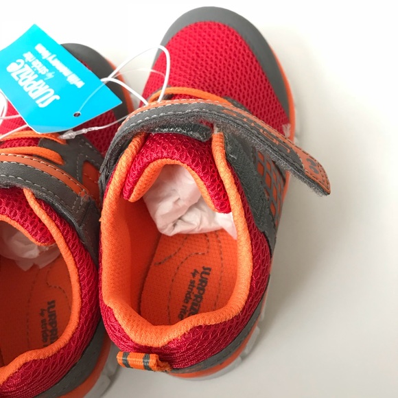 Boys Surprize by Stride Rite Light-Up Sneaker - Picture 6 of 8